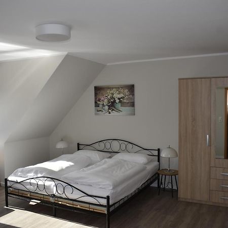Pension Zur Schleuse Garni Am Elbe Luebeck - Kanal In Witzeeze Buitenkant foto