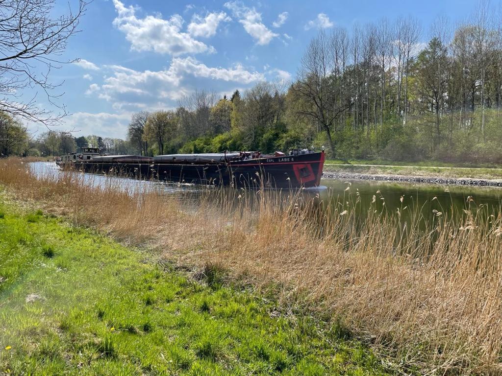 Pension Zur Schleuse Garni Am Elbe Luebeck - Kanal In Witzeeze Buitenkant foto