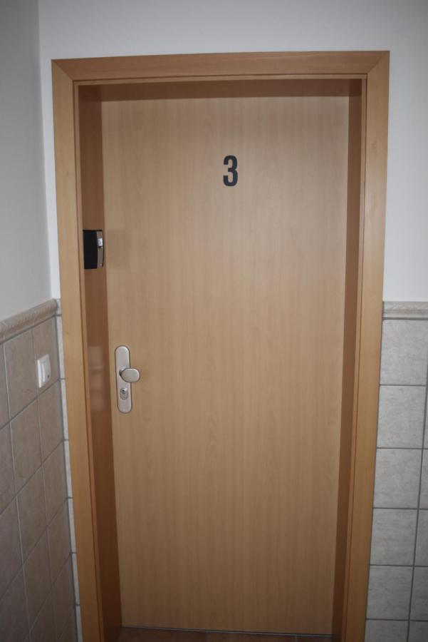 Pension Zur Schleuse Garni Am Elbe Luebeck - Kanal In Witzeeze Buitenkant foto