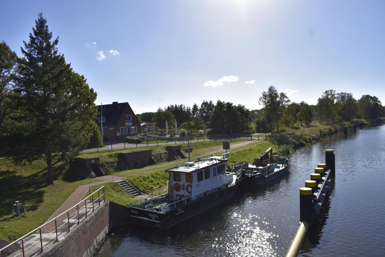 Pension Zur Schleuse Garni Am Elbe Luebeck - Kanal In Witzeeze Buitenkant foto