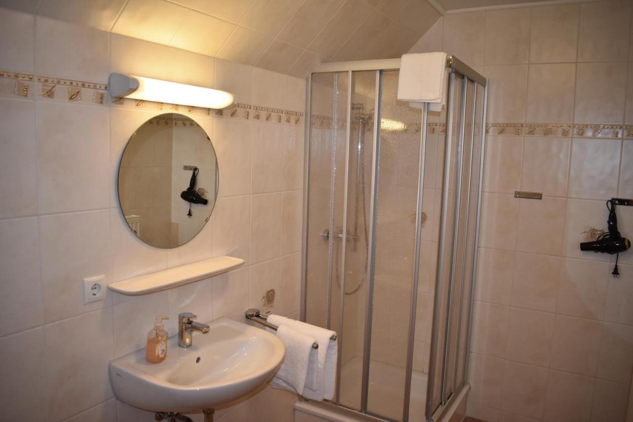Pension Zur Schleuse Garni Am Elbe Luebeck - Kanal In Witzeeze Buitenkant foto
