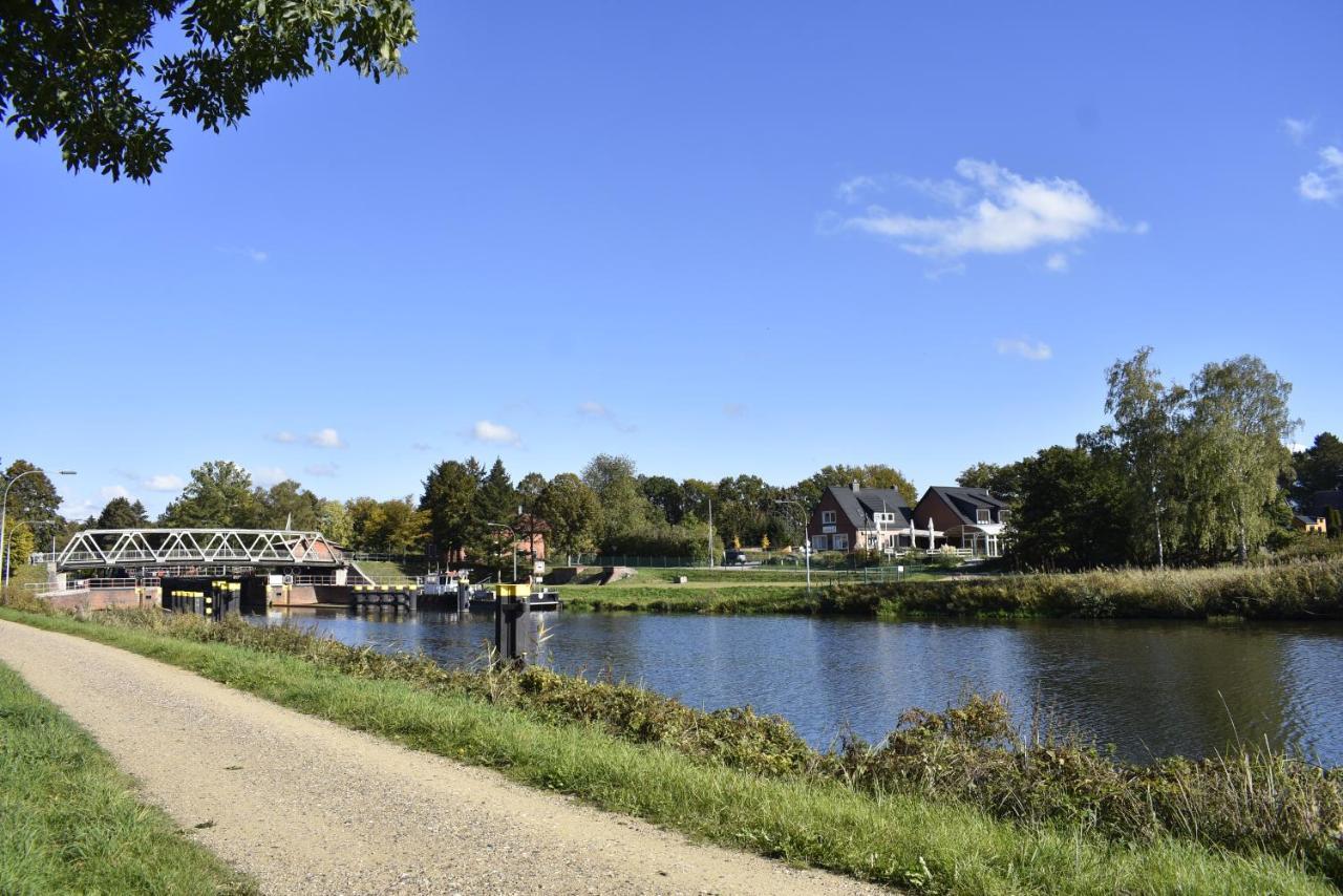 Pension Zur Schleuse Garni Am Elbe Luebeck - Kanal In Witzeeze Buitenkant foto