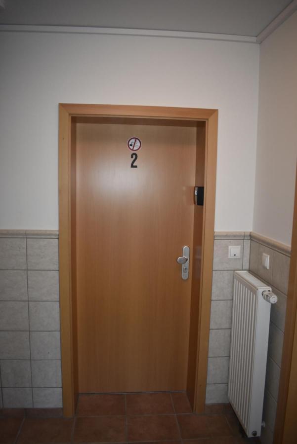 Pension Zur Schleuse Garni Am Elbe Luebeck - Kanal In Witzeeze Buitenkant foto